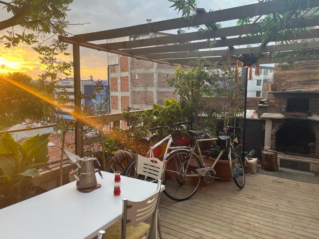 Central Apartment Kadikoy Terrace Bbq Close 2 Block Ferry Bull Metro Nighlife Istanbul Exterior photo